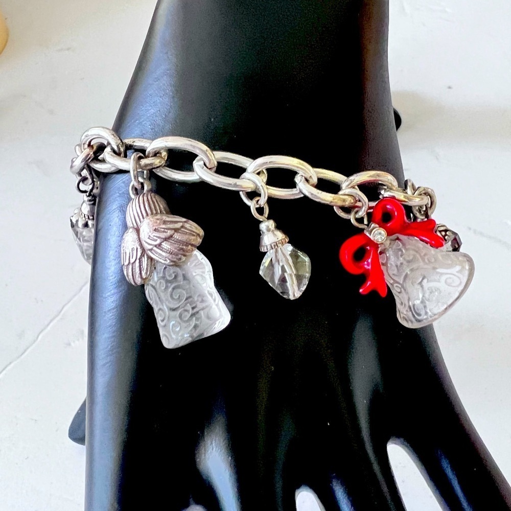 Brighton Frosty Holiday Christmas Charm Bracelet.
Clear charms beautiful